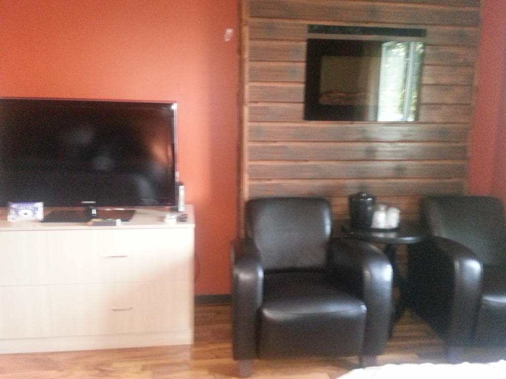 The Walla Walla Inn Rainy River 外观 照片