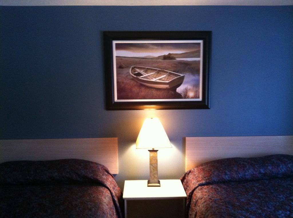 The Walla Walla Inn Rainy River 外观 照片